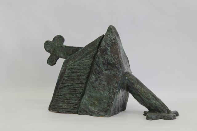 4_Natalia_Lazurca_-_Double_G, _2018, _burned_colored_clay, _47x27x14_cm